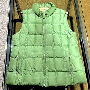 GAP Down Filled Puffer Quilted Vest.